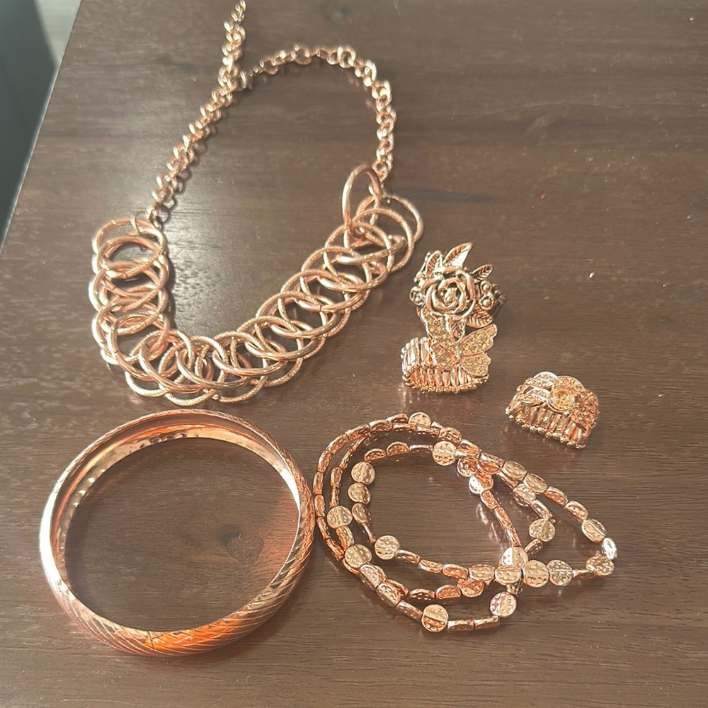 Elegant Rose Gold Jewelry Set